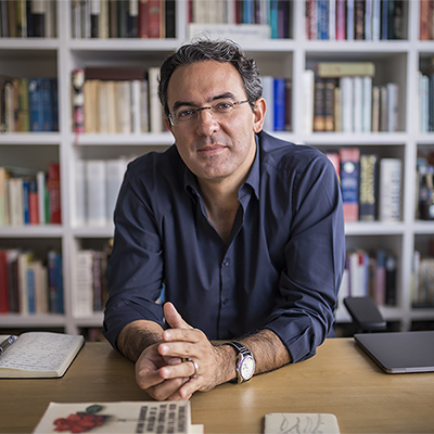 Juan Gabriel Vásquez: “La literatura es un lugar de libertad y resistencia contra el poder político”