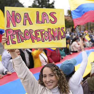 Oposición moderada versus oposición radical:¿cuál es más adecuada para la Colombia de hoy?