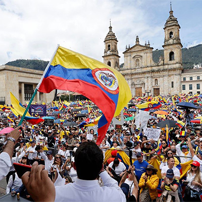 Colombia: los riesgos de un liderazgo personalista y una oposición desvertebrada